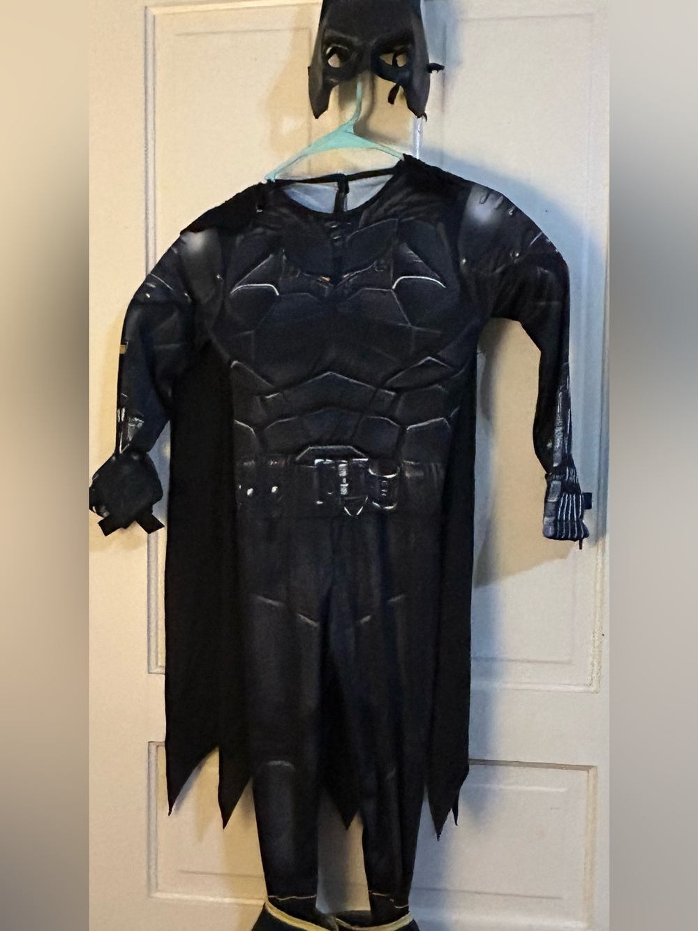 Black Bat-Inspired Kids Costume with Cape